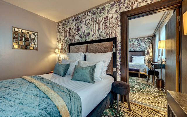 The One Alma Paris