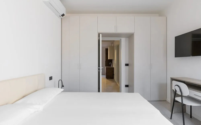 Capo di Lucca White Apartments