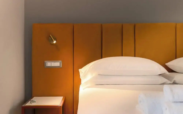 Velia Relais