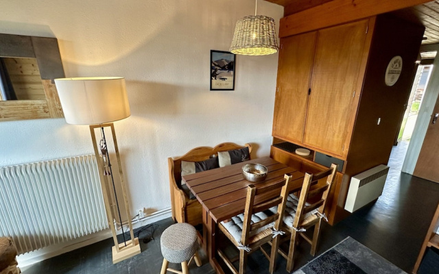 Tranquil Flat for 5 in Murat-le-quaire
