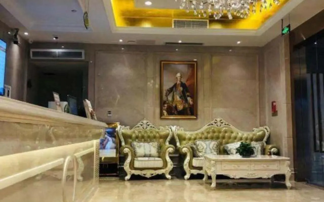 Vienna Hotel (Chongqing Yangjiaping Pedestrian Street Light Rail Station)
