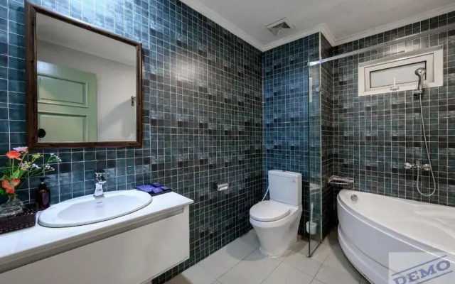 Luxe Paradise Suites Hotel Dich Vong Hau