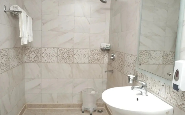 Capital O 87040 Hotel Kesar