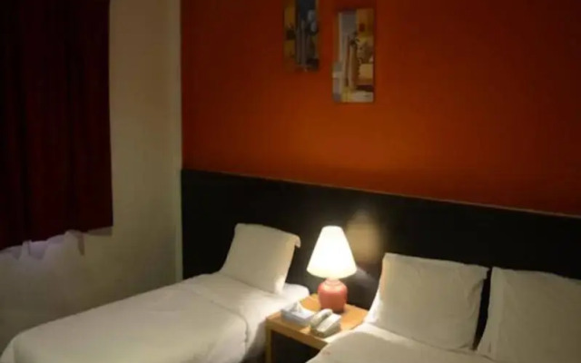 Daphne John's Hotel