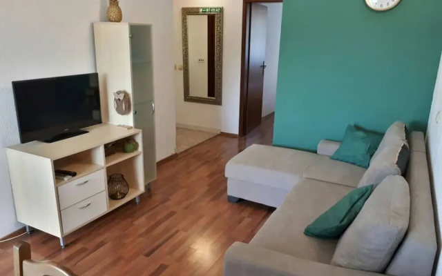 Lovely 2-bedroom Apartment in Poljica