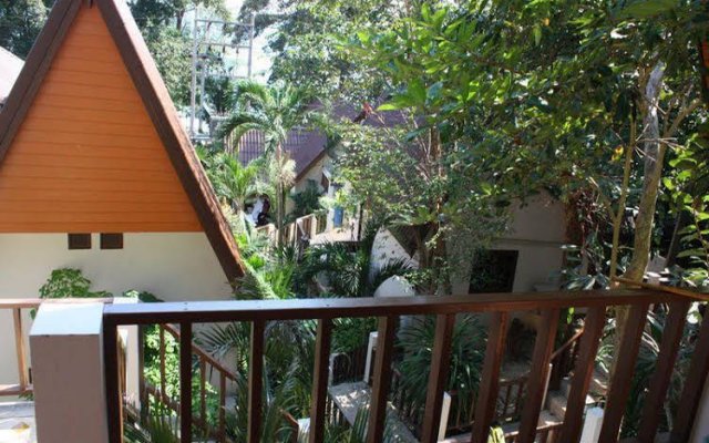 Отель Tok Little Hut (SHA Plus+) Таиланд, Ко Самет - отзывы, цены и фото номеров - забронировать отель Tok Little Hut (SHA Plus+) онлайн балкон