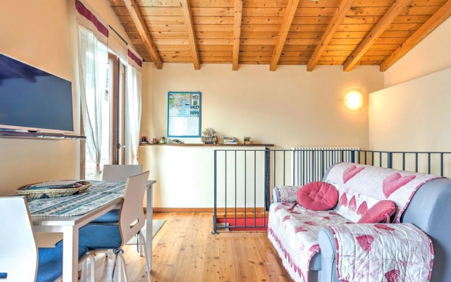 Modern Holiday Home with Swimming Pool in Gravedona