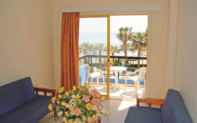 Evalena Beach Hotel