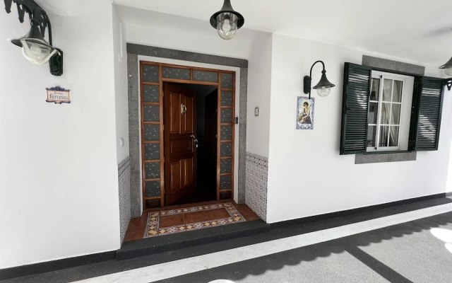 Classic Tranquil Madeiran 4-bedroom Villa Funchal
