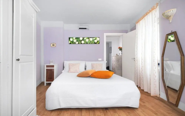 Villa Mayla