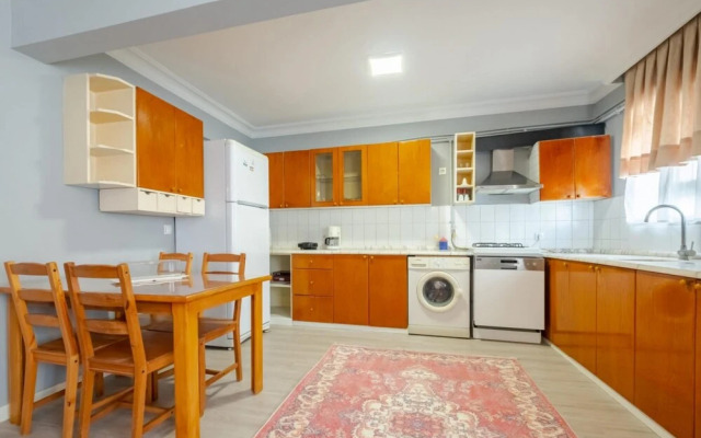 Central Flat 800 m to Cevahir Mall in Sisli