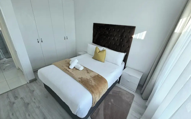 Dolphin Ridge Seaside Apartment