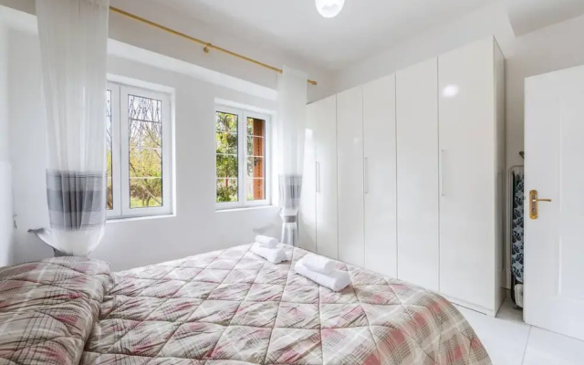 Elegant Apartment Comfort in Shkod r s Heart