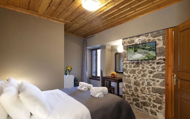 Stone Suites by White Hills