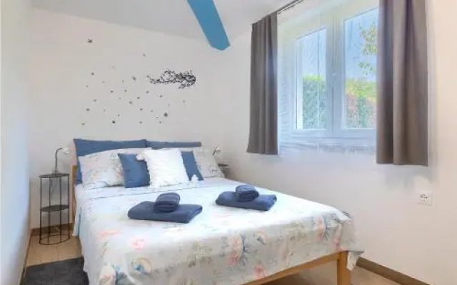 Four bedroom Holiday Home In Loborika