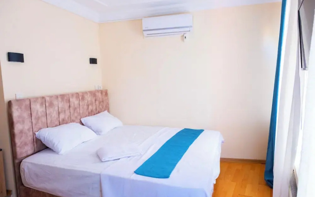 Çinar Otel