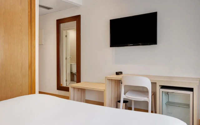 B&B Hotel Logroño Las Cañas