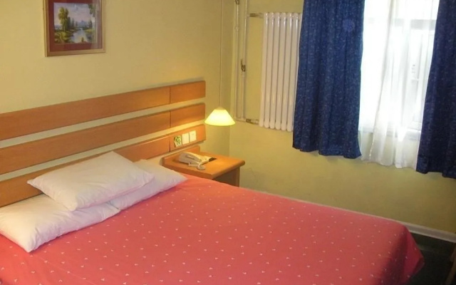 Homeinn Business Hotel (Jinan Red Star Macalline Lishan Road Subway Station)
