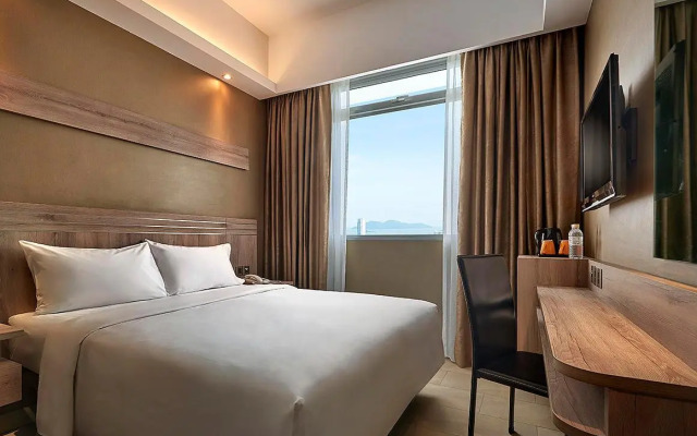 Standard Double room (full double bed) · Cititel Express Penang — photo 2
