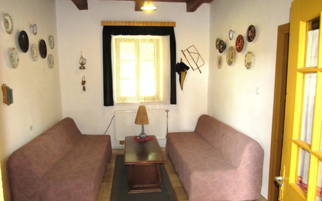 Room in Farmhouse - Rustic Charm - two Bedroom Suite 8601