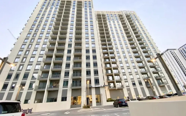 Marco Polo - Lofty Apt with Balcony Near Dubai Hills Mall