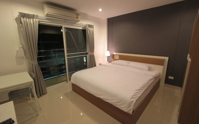Napaville Huai Khwang Hostel