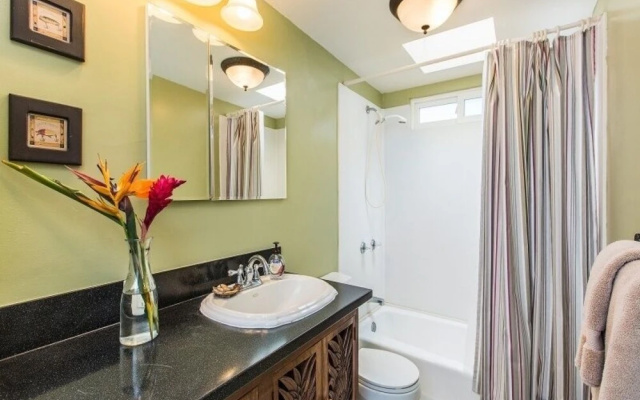 Haleiwa Sunshine 3 Bedroom Home