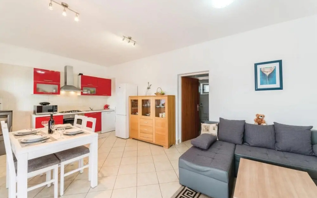 Stunning Home in Veli Rat With Wifi and 2 Bedrooms