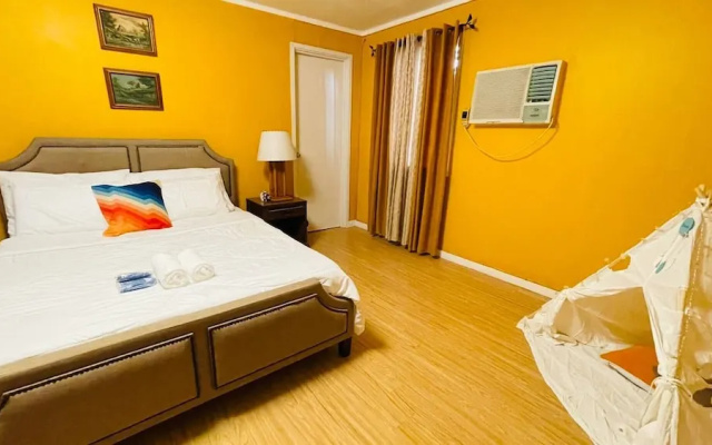 House w 3 Bedrooms And 3 Baths - Free Parking