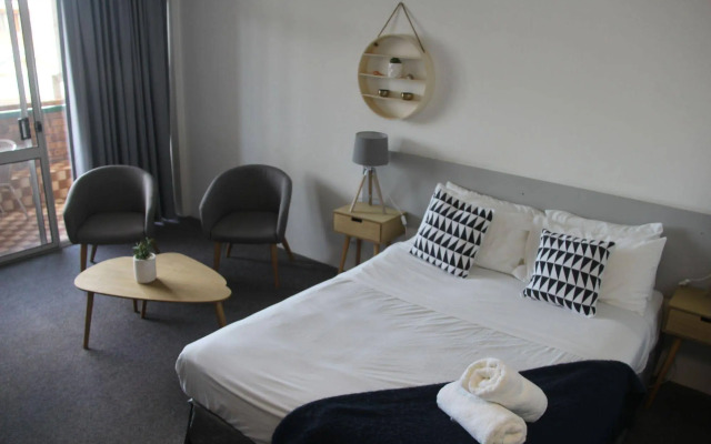 Seabreeze Beach Hotel