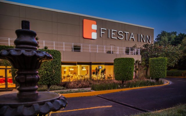 Отель Fiesta Inn Aeropuerto Ciudad de Mexico Мексика, Мехико - 1 отзыв об отеле, цены и фото номеров - забронировать отель Fiesta Inn Aeropuerto Ciudad de Mexico онлайн вид на фасад