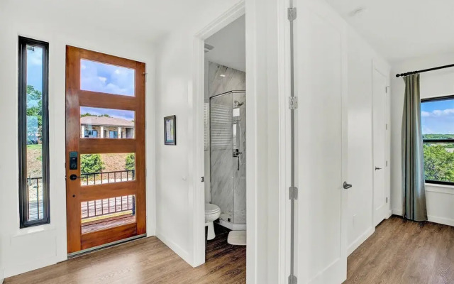 Luxury Lakeview Home W/pool-beach and Boat Access