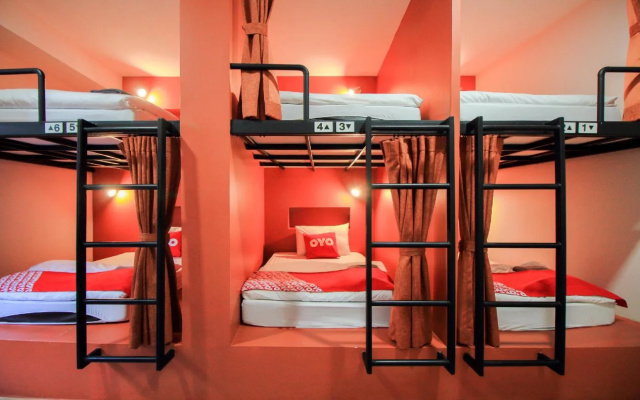 All day hostel @ BTS Bang Chak