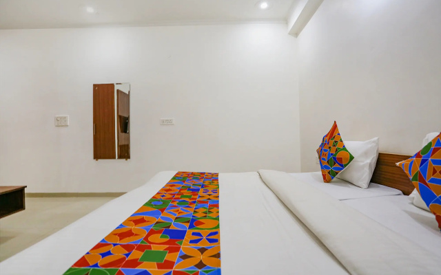 Fabhotel 52 Ivory