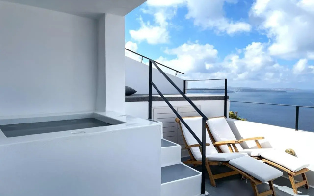 Ikies Santorini