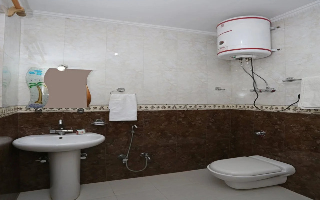 OYO 4487 Hotel Al Azra