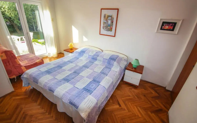 Cukon Holiday Home