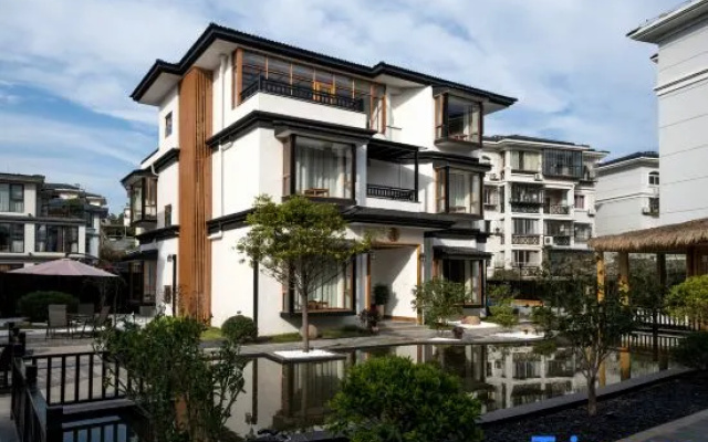 Yishan Suixi Mountain House