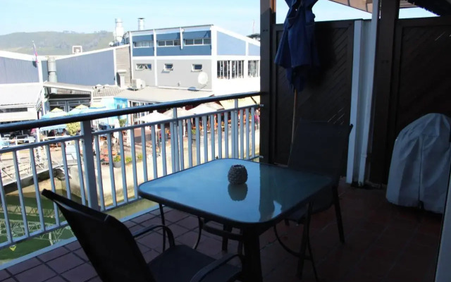 Waterfront, 17 Quay West