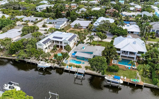 Lazy Lagoon - 220 Chilson