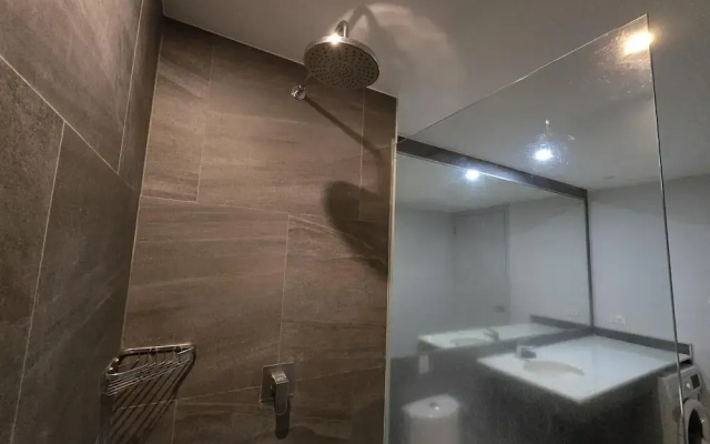Skyline Serenity  1Bed T2-721