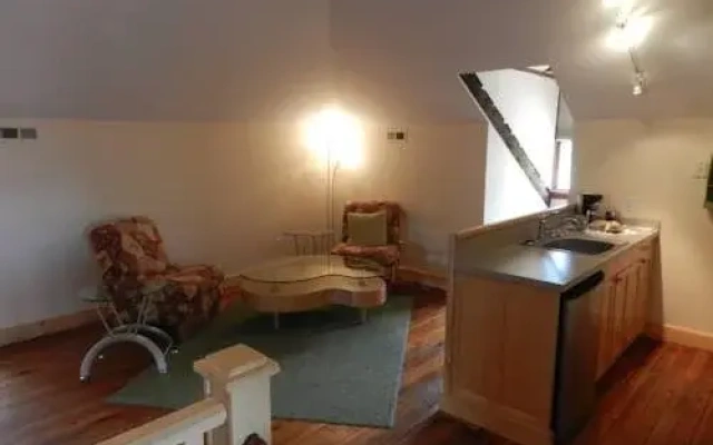 Schiller Guest Suites