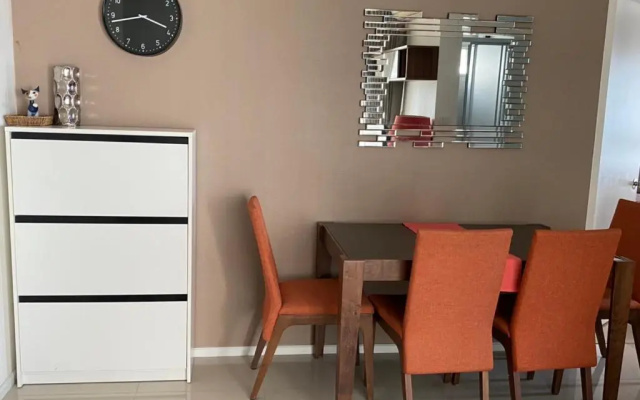 Cosy 2 bedroom condo on Sukhumvit, BTS Phra Khanong