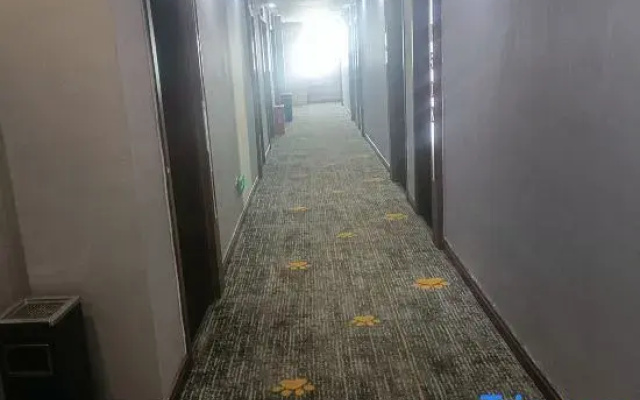 Yijing Hotel (Shaoyang County Bus Station Zhenyu Plaza)