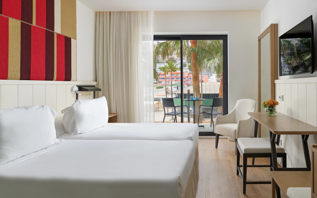 Отель H10 Casa del Mar