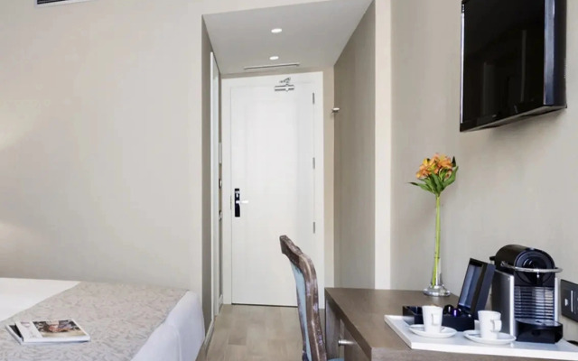Lamaro Hotel