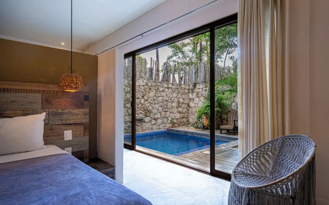 Kuun Taak Tulum