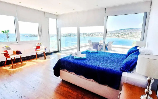 Coral Bay Beach Villa
