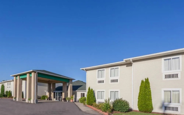 Days Inn & Suites Dundee