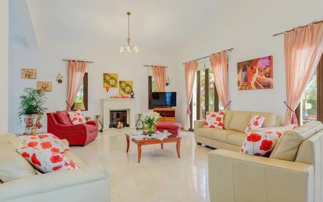 Villa Chariklia